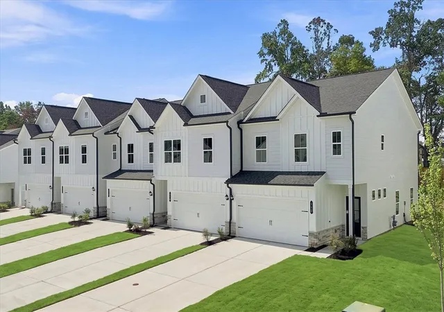 Photo 3 of Sale Pending at 112 Brass Tack Dr, Greenville, SC 29611 | MLS# 20300485 | Listing updated on 2026-09-16