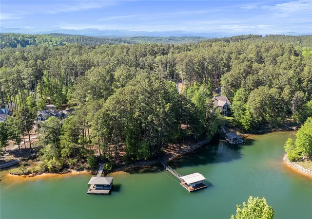 Photo 2 of Single family home for sale at 5 High Tide Ct, Salem, SC 29676 | MLS# 20300700 | Listing updated on 2026-09-08