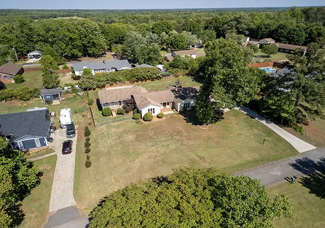 Photo 4 of Single family home for sale at 1011 Sierra Dr, Easley, SC 29642 | MLS# 20300467 | Listing updated on 2026-09-06