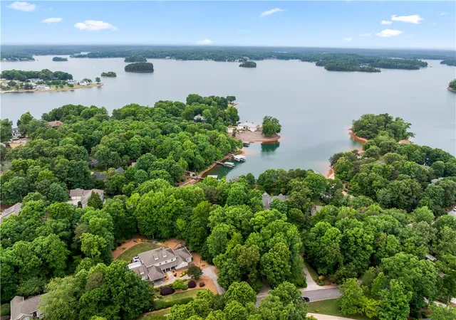 Photo 3 of Single family home for sale at 411 Woodridge Dr, Seneca, SC 29672 | MLS# 20301025 | Listing updated on 2026-09-09