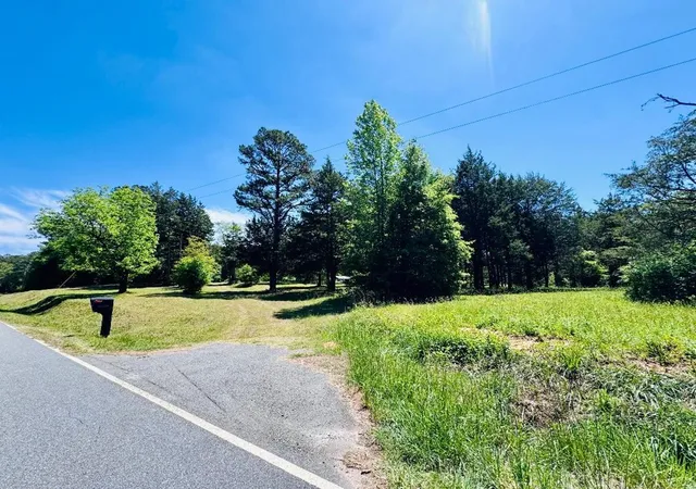 Photo 4 of Single family home for sale at 3062 Horseshoe Rd, Iva, SC 29655 | MLS# 20301232 | Listing updated on 2026-09-13