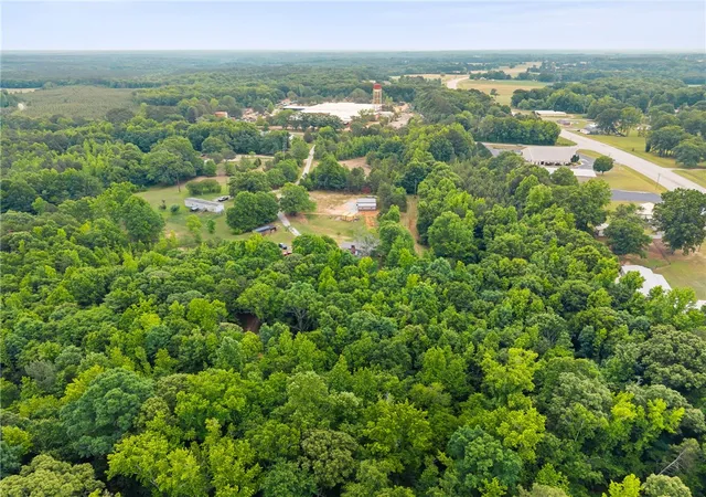 Photo 3 of Single family home for sale at 109 Wilton E Hall Rd, Starr, SC 29684 | MLS# 20301183 | Listing updated on 2026-09-10