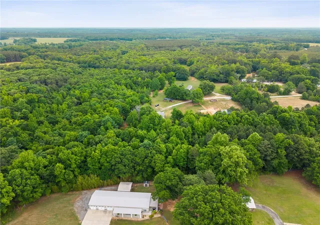 Photo 3 of Single family home for sale at 109 Wilton E Hall Rd, Starr, SC 29684 | MLS# 20301183 | Listing updated on 2026-09-10