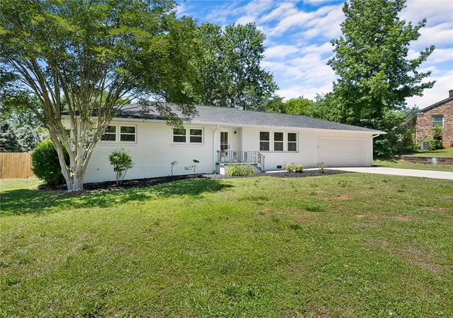 Photo 1 of Single family home for sale at 2301 Lindale Rd, Anderson, SC 29621 | MLS# 20301370 | Listing updated on 2026-09-20