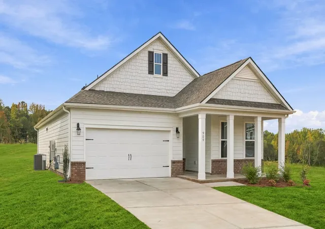 Photo 2 of Single family home for sale at 909 Valegro Dr, Anderson, SC 29621 | MLS# 20301464 | Listing updated on 2026-10-16