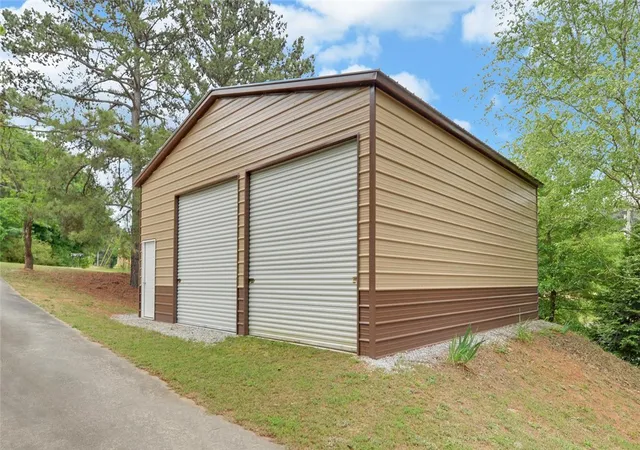 Photo 3 of Single family home for sale at 157 Nelle Dr, Hartwell, GA 30643 | MLS# 20301355 | Listing updated on 2026-09-10