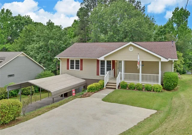 Photo 3 of Single family home for sale at 157 Nelle Dr, Hartwell, GA 30643 | MLS# 20301355 | Listing updated on 2026-09-10