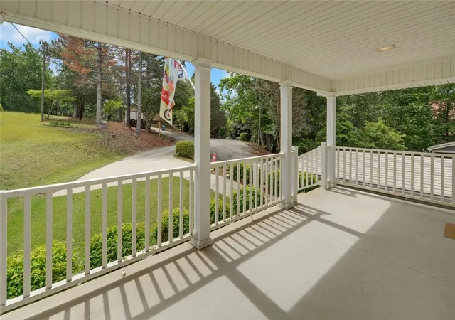 Photo 4 of Single family home for sale at 157 Nelle Dr, Hartwell, GA 30643 | MLS# 20301355 | Listing updated on 2026-09-10
