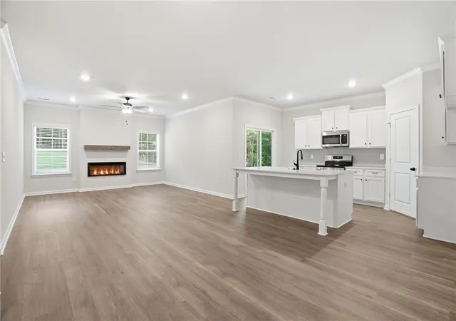 Photo 3 of Single family home for sale at 1050 Shirley Dr, Anderson, SC 29621 | MLS# 20301824 | Listing updated on 2026-10-19