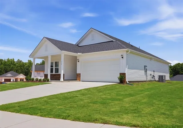 Photo 1 of Single family home for sale at 726 Parry Ct, Woodruff, SC 29388 | MLS# 20301289 | Listing updated on 2026-09-20