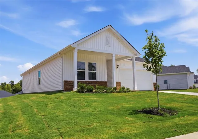 Photo 2 of Single family home for sale at 726 Parry Ct, Woodruff, SC 29388 | MLS# 20301289 | Listing updated on 2026-09-20