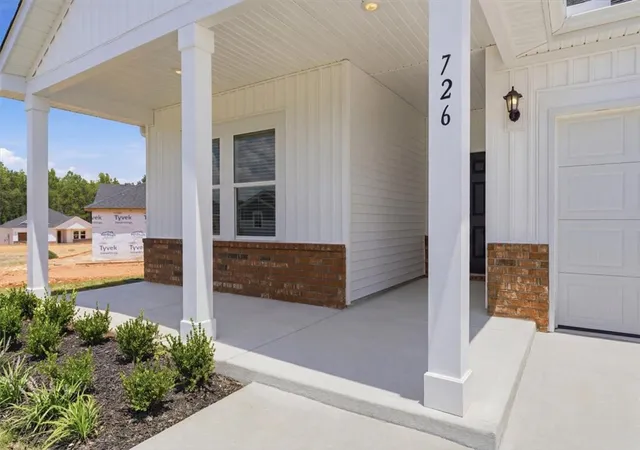 Photo 3 of Single family home for sale at 726 Parry Ct, Woodruff, SC 29388 | MLS# 20301289 | Listing updated on 2026-09-20