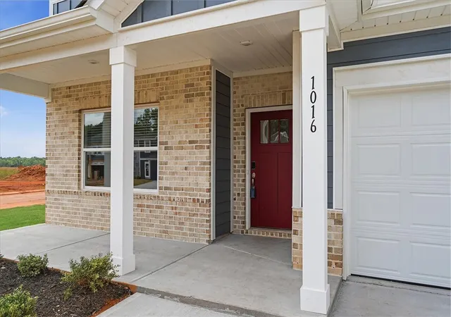 Photo 3 of Sale Pending at 1016 Southwell Dr, Anderson, SC 29624 | MLS# 20302117 | Listing updated on 2026-09-04