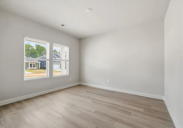 Photo 4 of Sale Pending at 1016 Southwell Dr, Anderson, SC 29624 | MLS# 20302117 | Listing updated on 2026-09-04