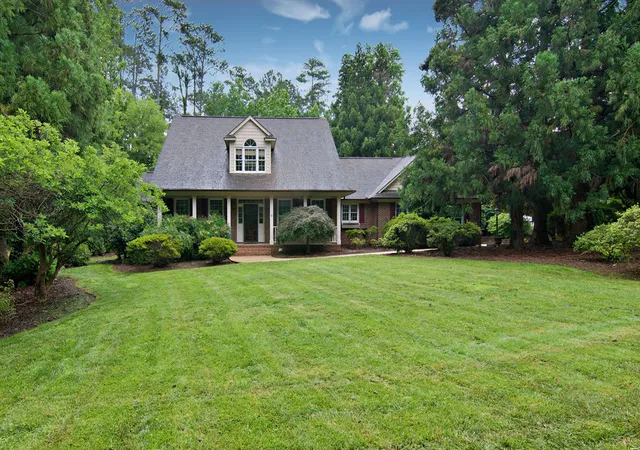 Photo 1 of Single family home for sale at 2223 Clearwater Point Dr, Seneca, SC 29672 | MLS# 20302217 | Listing updated on 2026-09-11