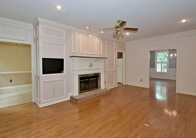Photo 3 of Single family home for sale at 2223 Clearwater Point Dr, Seneca, SC 29672 | MLS# 20302217 | Listing updated on 2026-09-11