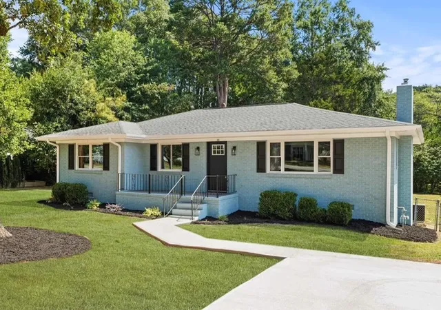 Photo 2 of Single family home for sale at 13 Cardinal Dr, Taylors, SC 29687 | MLS# 20301217 | Listing updated on 2026-10-14