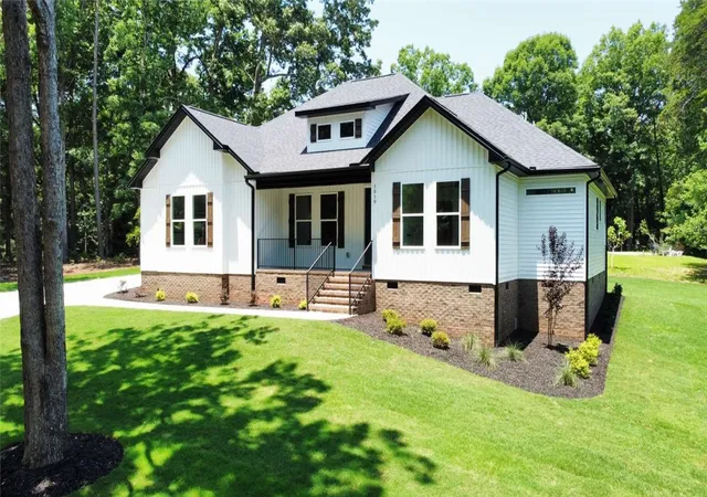 Photo 1 of Single family home for sale at 1010 Pintail Rd, Anderson, SC 29626 | MLS# 20302600 | Listing updated on 2026-10-17