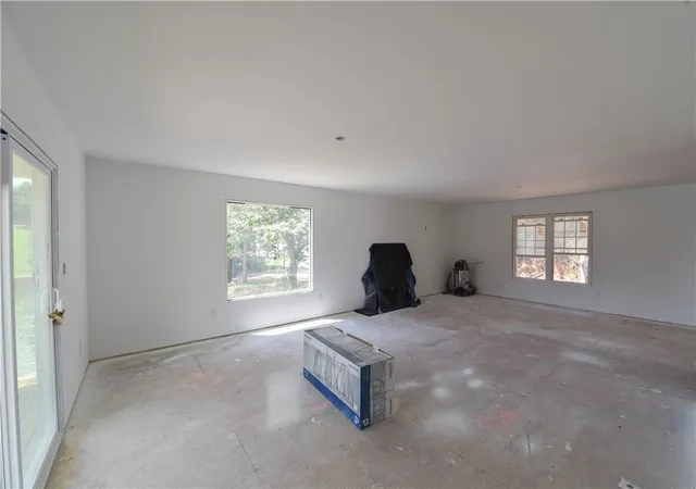 Photo 4 of Single family home for sale at 70 Martin Webb Way Point, Iva, SC 29655 | MLS# 20302763 | Listing updated on 2026-09-14