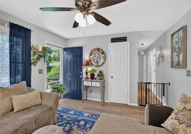 Photo 4 of Single family home for sale at 116 Oak Ridge Cir, Seneca, SC 29678 | MLS# 20302414 | Listing updated on 2026-09-03