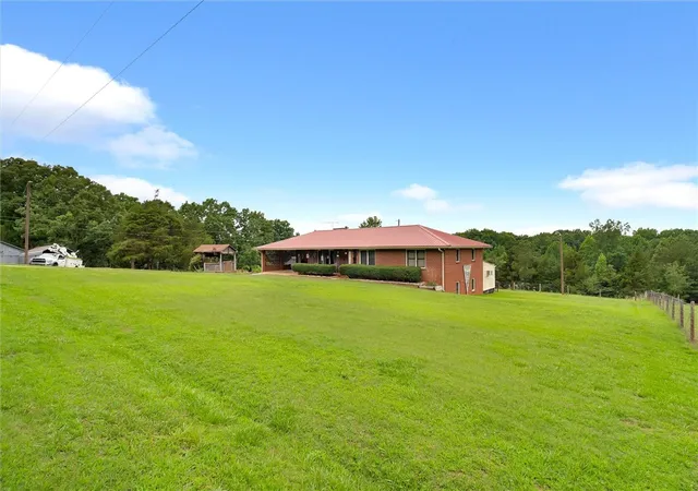 Photo 3 of Single family home for sale at 126 Crawford Rd, Starr, SC 29684 | MLS# 20302839 | Listing updated on 2026-09-17