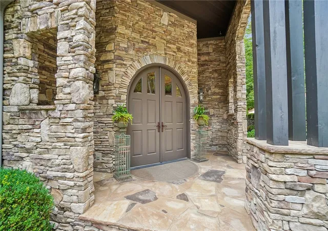 Photo 2 of Single family home for sale at 817 Mountain Summit Rd, Travelers Rest, SC 29690 | MLS# 20302525 | Listing updated on 2026-09-11