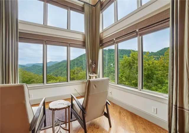 Photo 4 of Single family home for sale at 817 Mountain Summit Rd, Travelers Rest, SC 29690 | MLS# 20302525 | Listing updated on 2026-09-11
