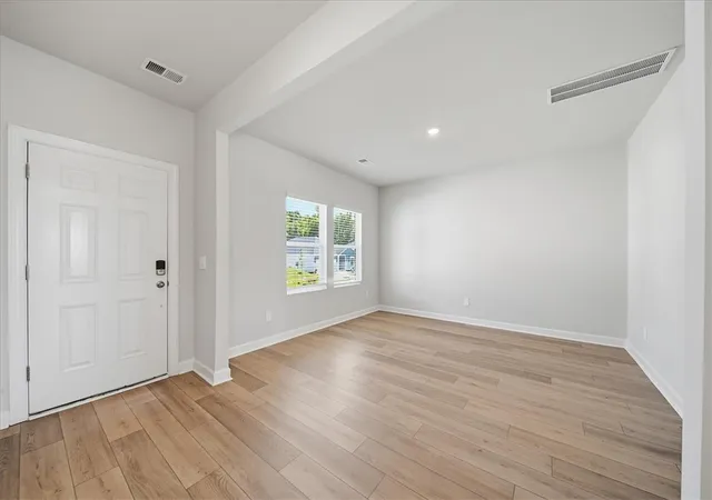 Photo 4 of Sale Pending at 204 Moretz Pl, Spartanburg, SC 29306 | MLS# 20302169 | Listing updated on 2026-09-01