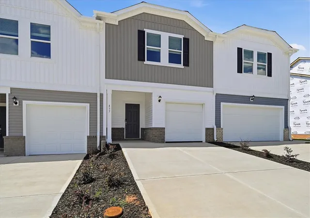 Photo 2 of Sale Pending at 437 Blissful Ct, Taylors, SC 29687 | MLS# 20302166 | Listing updated on 2026-09-09