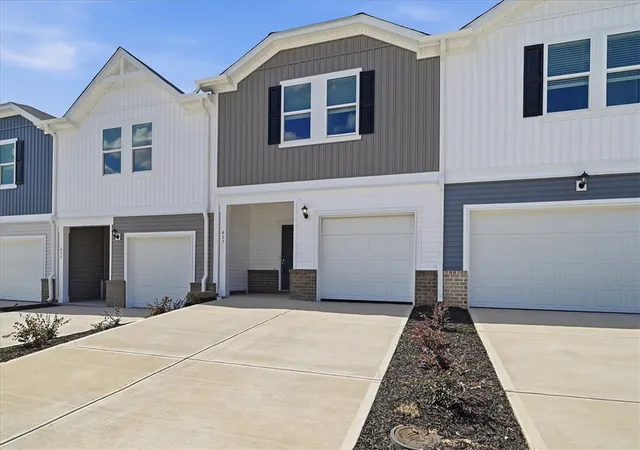Photo 3 of Sale Pending at 437 Blissful Ct, Taylors, SC 29687 | MLS# 20302166 | Listing updated on 2026-09-09