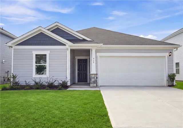 Photo 2 of Single family home for sale at 919 Rising Oak Ct, Spartanburg, SC 29301 | MLS# 20302912 | Listing updated on 2026-09-16
