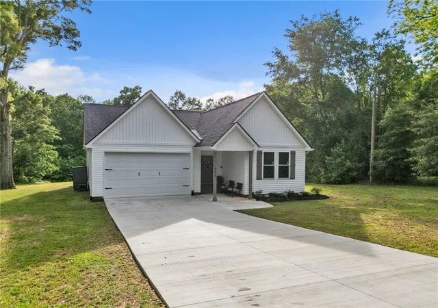Photo 2 of Sale Pending at 404 Burrell St, Pendleton, SC 29670 | MLS# 20303212 | Listing updated on 2026-09-12