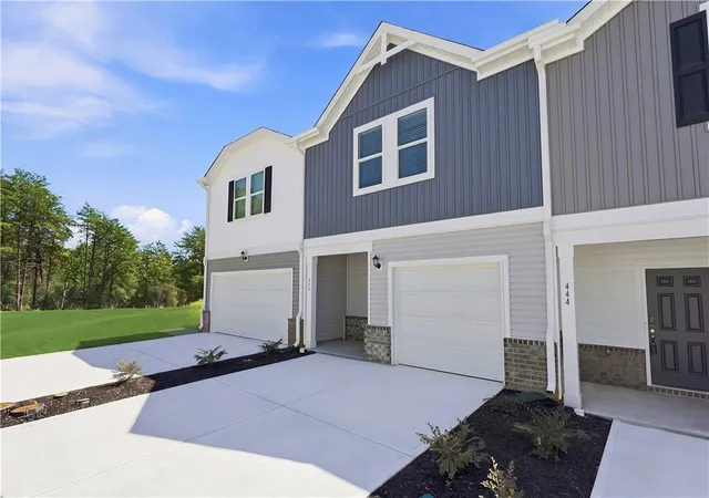 Photo 2 of Townhouse for sale at 446 Blissful Ct, Taylors, SC 29687 | MLS# 20303171 | Listing updated on 2026-09-16