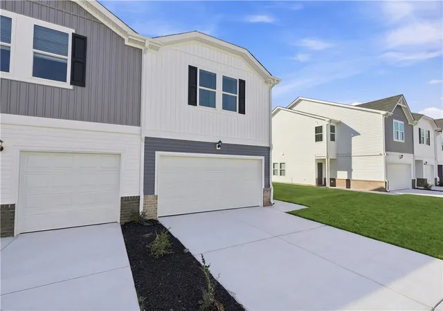 Photo 2 of Townhouse for sale at 442 Blissful Ct, Taylors, SC 29687 | MLS# 20303169 | Listing updated on 2026-09-14