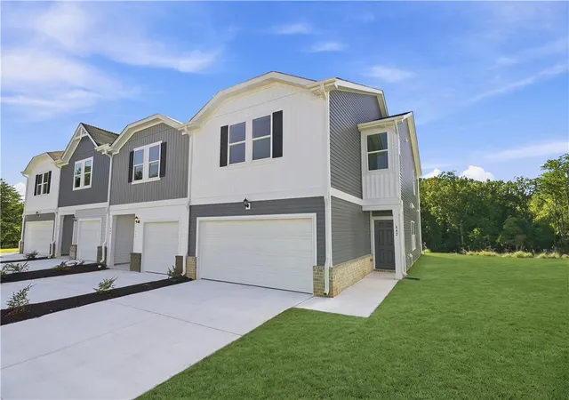 Photo 3 of Townhouse for sale at 442 Blissful Ct, Taylors, SC 29687 | MLS# 20303169 | Listing updated on 2026-09-14