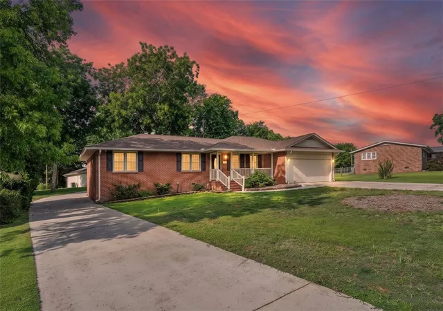 Photo 1 of Single family home for sale at 204 Maria Dr, Anderson, SC 29625 | MLS# 20303299 | Listing updated on 2026-10-08