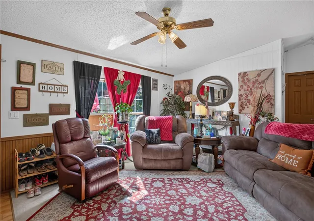 Photo 3 of Manufactured home for sale at 418 Chauga Rd, Westminster, SC 29693 | MLS# 20303097 | Listing updated on 2026-09-14