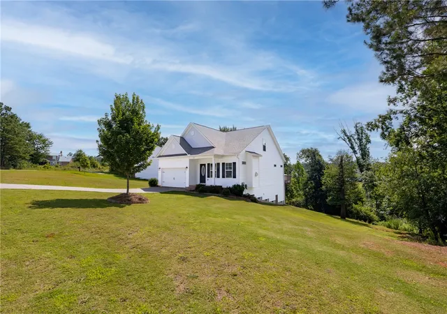 Photo 1 of Single family home for sale at 768 Rocky Ridge Cir, Seneca, SC 29678 | MLS# 20303420 | Listing updated on 2026-09-05