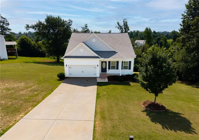 Photo 1 of Single family home for sale at 768 Rocky Ridge Cir, Seneca, SC 29678 | MLS# 20303420 | Listing updated on 2026-10-01