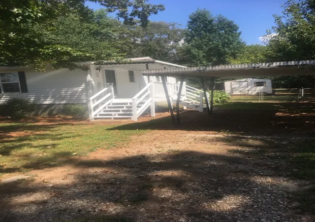 Photo 3 of Manufactured home for sale at 105 Gray Fox Ln, Liberty, SC 29657 | MLS# 20303575 | Listing updated on 2026-10-22