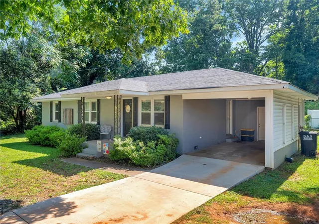 Photo 2 of Sale Pending at 303 Pennelly St, Anderson, SC 29626 | MLS# 20303601 | Listing updated on 2026-08-31