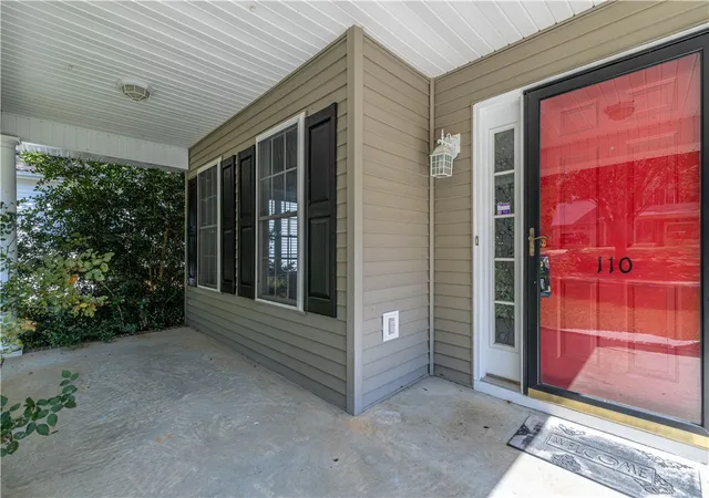 Photo 4 of Single family home for sale at 110 Grand Oak Cir, Pendleton, SC 29670 | MLS# 20303829 | Listing updated on 2026-09-04