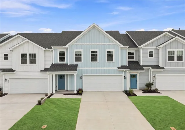 Photo 1 of Townhouse for sale at 428 Crestcreek Dr, Anderson, SC 29621 | MLS# 20303922 | Listing updated on 2026-09-03