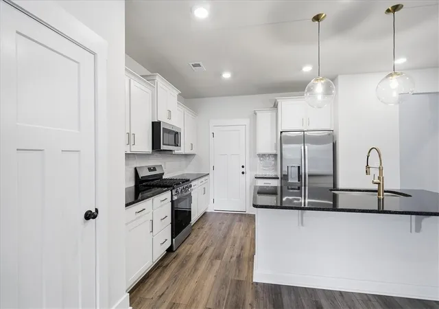 Photo 4 of Townhouse for sale at 430 Crestcreek Dr, Anderson, SC 29621 | MLS# 20303925 | Listing updated on 2026-09-03