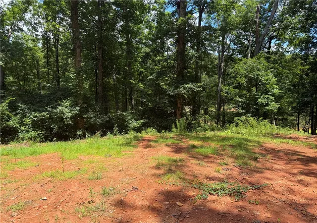 Photo 3 of Sale Pending at 1038 W Trailwinds Loop, Westminster, SC 29693 | MLS# 20303951 | Listing updated on 2026-09-12