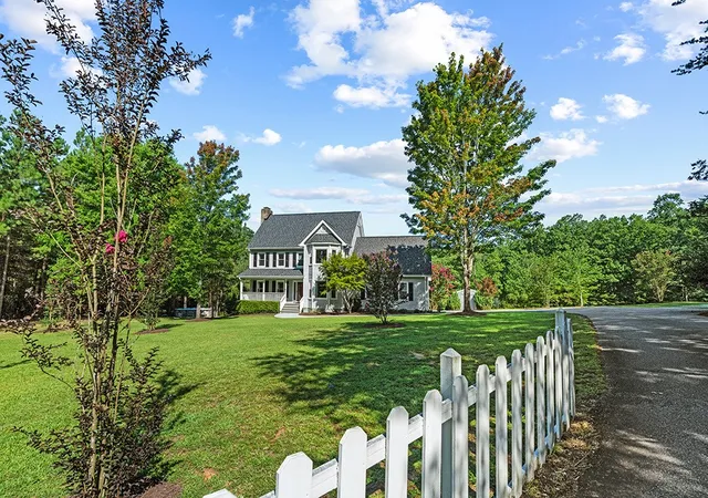 Photo 2 of Single family home for sale at 227 Shady Oaks Dr, Six Mile, SC 29682 | MLS# 20303818 | Listing updated on 2026-09-05