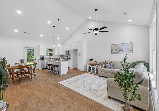 Photo 2 of Single family home for sale at 203 Blue Ridge Ave, Belton, SC 29627 | MLS# 20304037 | Listing updated on 2026-09-20