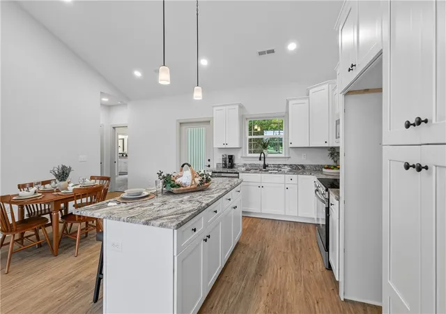 Photo 3 of Single family home for sale at 203 Blue Ridge Ave, Belton, SC 29627 | MLS# 20304037 | Listing updated on 2026-09-20