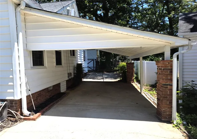 Photo 2 of Single family home for sale at 2418 Pope Dr, Anderson, SC 29625 | MLS# 20304169 | Listing updated on 2026-10-10