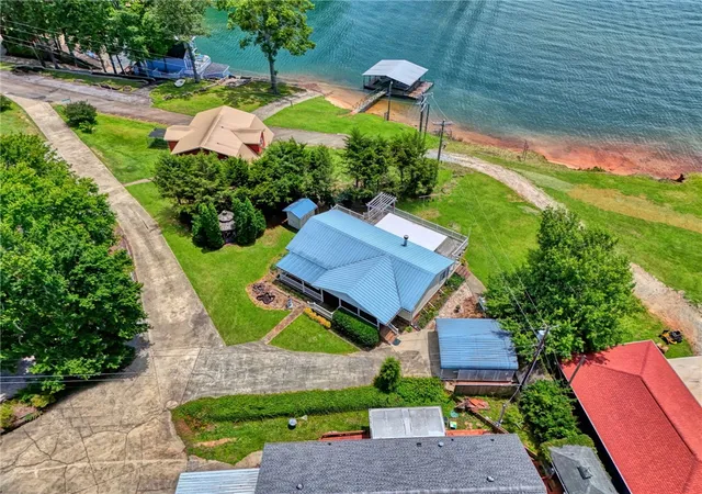 Photo 3 of Sale Pending at 225 Nicholson Cvs Rd, Seneca, SC 29672 | MLS# 20304184 | Listing updated on 2026-09-04